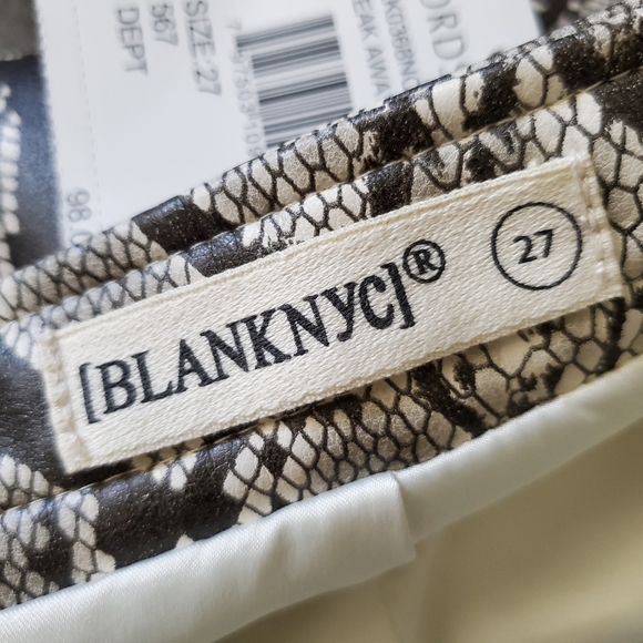 NWT Blank NYC Vegan Leather Snake Print Mini Skirt - Picture 4 of 7